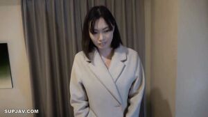 A request for re-support came from a married woman with H cup breasts, so when I told her to come in underwear under her coat, she really came.