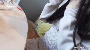 A 20-year-old baby-faced student who works at a cafe in Dogenzaka ⦠Two consecutive intravaginal cum shots into a sensitive body full of youthful sensitivity that surprises you with a cute face! !