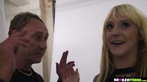 Broken teens - Kelly Lee slaps her own ass as she rides a thick dick