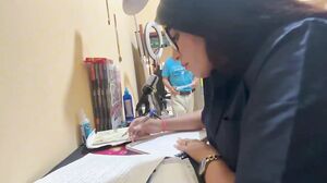 Me folla duro y me rompe el coño grande