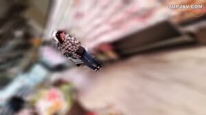 Breast married woman, if you twist the nipple and crumpled the breast, milk will come out but you can not prepare money, and you will be pistoned while giving out milk