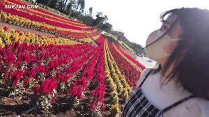 A Female College Student Holding A Dream Bag With A Natural Gcup Who Shows Her Face! ! Neat face and fair skinned peach butt