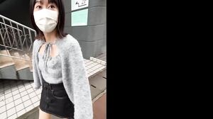 Exposure and shame play held inside a bus with passengers. The review bonus is a video of him being taken to the men’s restroom, suppressing his voice and having the whites of his eyes twitch. Valuable footage totaling over 1 hour