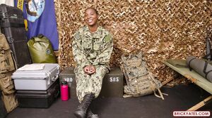 Captain Cinnamon Baileyy squirts all over Jermaine's sub