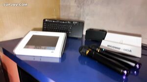 Karaoke 2 times In the karaoke, serious juice drips and flows raw beside the raw Kawame Miho-chan back!