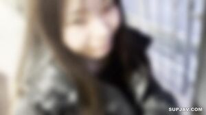 Mana-chan 18 with zero experience who wore strawberry pants is allowed to do whatever he wants by a casual man and even gets creampied on top of it