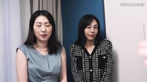 Threesome, lesbian. Two beautiful witches who met each other for the first time are entangled. Uncensored, raw Nakadashi.