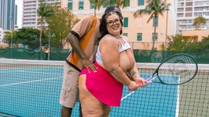 Luna Lark - Serving Luna'S Ass