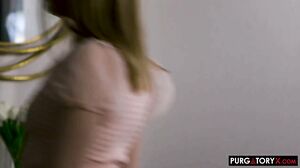 Coco Lovelock - The Live In Nanny