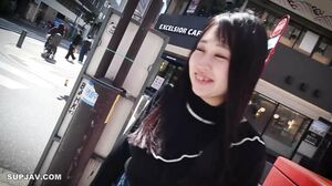 She looks like Shouko Aida, who is very meaty and delicious. She is a very beautiful and beautiful girl.