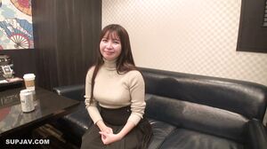 Hiding from her boyfriend that she has a strong sexual desire, she has secret sex with his best friend many times, and she is ready to say goodbye to her boyfriend’s coarse cock with her mellow, munchy pussy♡His thick cock is so thick!