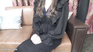 For a junior who was dumped and started to affect her work, I let her get Nakadashi in a threesome with her favorite white slender beauty.