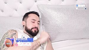 La Doctora Sarah Cura a Su Paciente Con Su Culo Grande, Sacar El Semen Es Su Especialidad