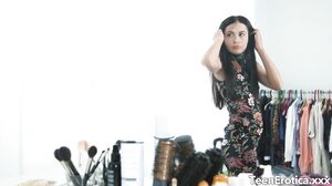 Teen Erotica XXX - Making teen Roxy Sky squirt before passionately reaming her asshole