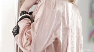 Freya Mayer - Solo Fun in 4K