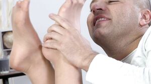 Victoria Summers - Nylon Plunge - Hard Cock Bangs Pantyhose, Feet & G-String!