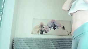 This Yoga Girl Can Stretch