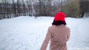 Like2Fingers - Cute Girlfriend Blowjob Outdoor