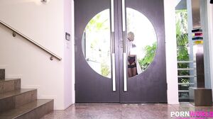 Luna Star - Blondie Loves To Cum in 4K