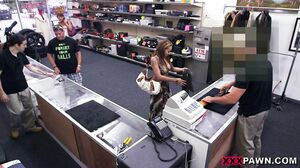 XXXPawn - Crazy Bitch Brought in a Gun, She Still Got Fucked