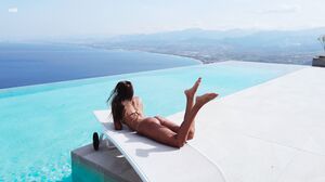 Maria - Golden Girl in 4K