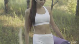 Yoga 2 - Foxy Alissa