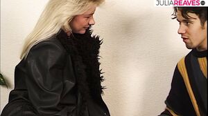 Spermasuechtige Deutsche Milfs - Hot girl sucks a hue cock then takes it all in her tight pussy