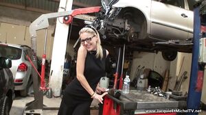 Cristal - En trio dans son garage auto