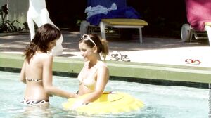 SapphicErotica - Avidat, Britta.Swimmers Seduced