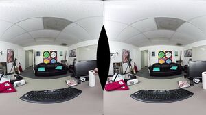 Casting Couch VR - Leah Gotti