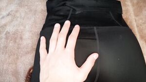 Victoria Sign - He does not stop reading the book despite having entered it