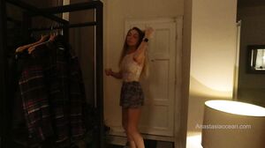 Anastasia Ocean - I oiled my body and met delivery guy naked. Hotwife.