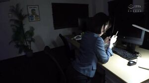 MXD-041 Even When Threatened, This Strong-willed, Arrogant Woman Doesn’t Give Up, And Even When She’s Being Threatened, She Glares At The Dick Of A Man Who Takes Advantage Of Her Weakness And Takes It In Her Mouth. Momo Shiraishi