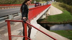 Famegirls Nora vid 02