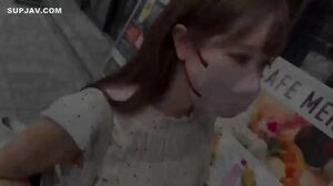 I asked a beautiful music college student with beautiful skin to film me