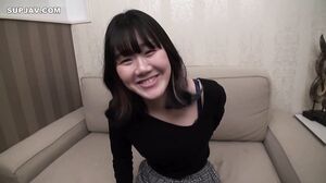 Suzu-chan, a nurse who is a sex worker. This time it’s my turn. She ejaculates into my vagina which is filled with various kinds of sperm!