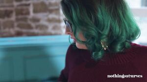 Galda Lou - Play me a tune (nothingbutcurves)