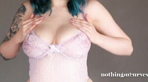 Lisha Blackhurst - Nip Slip (nothingbutcurves)