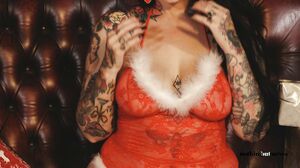 Cherrie Pie - TASTY CHRISTMAS TITS - Cherry Pie plays with her naked boobs (nothingbutcurves)