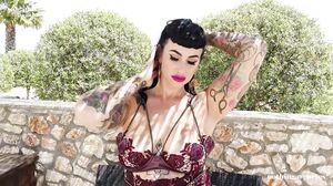 Cherrie Pie - GO DOWN ON THIS - Cherry pie eat out POV (nothingbutcurves)