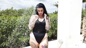 Cherrie Pie - NUDE OUTDOOR SHOWER - Cherry Pie naked and wet (nothingbutcurves)