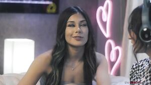 Isabella Nice & Xxlayna Marie - Wanna Play My Game