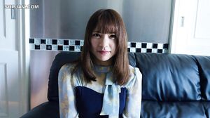 A beautiful girl who is rare due to a few circumstances. *Uncensored, Raw Nakadashi + Oral Ejaculation.