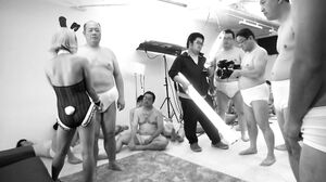 COM-401 Bukkake black gal with white cum on her tanned skin