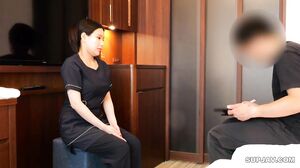 *First time shooting She shows her erect cock to a traveling big-breasted masseuse who is not allowed to touch her. Rational. Ri. She is a very hot and sexy girl! No