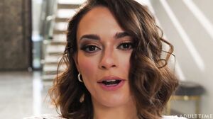 Up Close with Sophia Burns