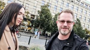 Angie Moon - Paul Stalker Sex-Capes In Prague S3-E10