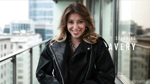 Avery A - Black Leggings in 4K