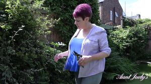 AuntJudys - Layla Bird