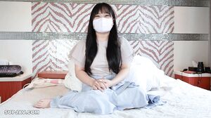 She tries to shoot for the first time in order to raise money for her trip…! Chubby OL 26 yrs old Miina-chan Chapter 1 [Overseas Version